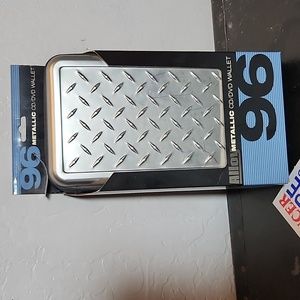 ALLOY Metallic CD DVD Wallet 96